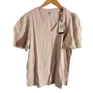 Good Heart Matilda‎ Jane Eyelet Sleeve V Neck T Shirt Women's